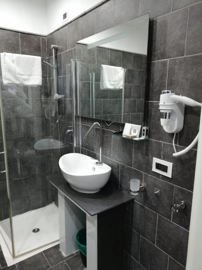 Yacht Club Angioino Hotel Napoli Ngoại thất bức ảnh
