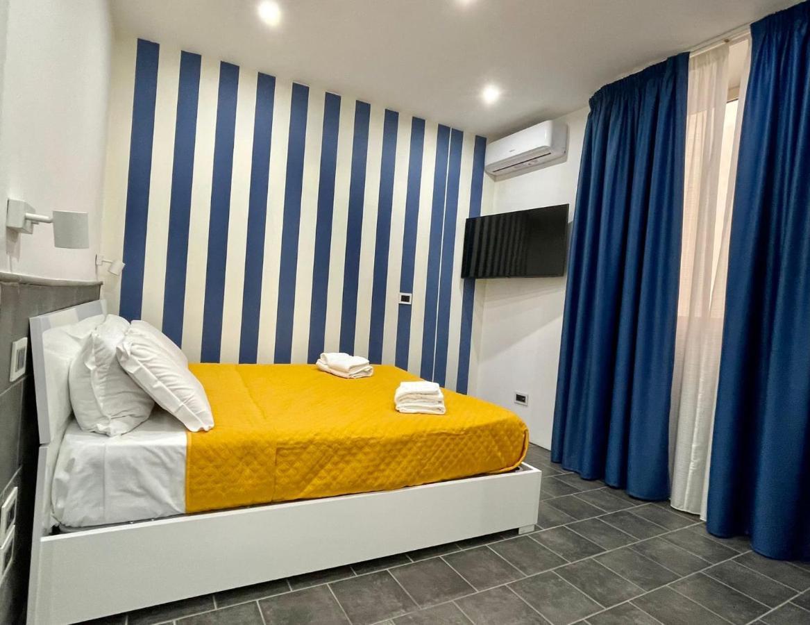 Yacht Club Angioino Hotel Napoli Ngoại thất bức ảnh