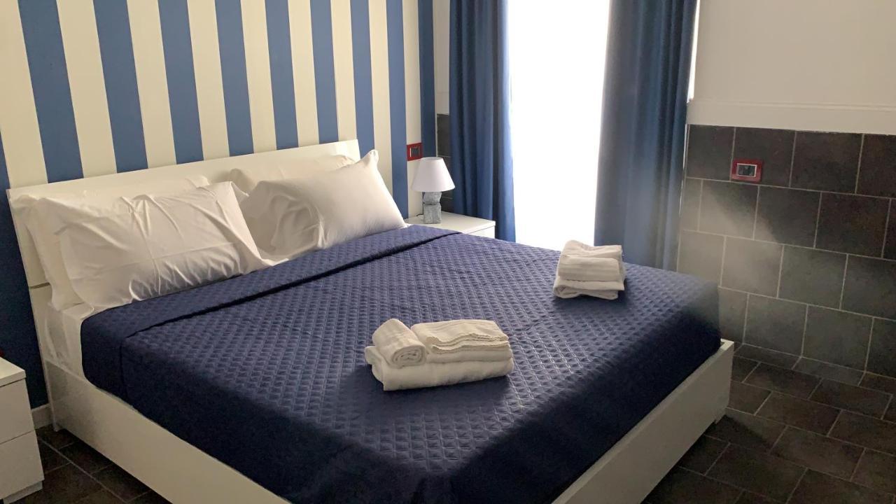 Yacht Club Angioino Hotel Napoli Ngoại thất bức ảnh