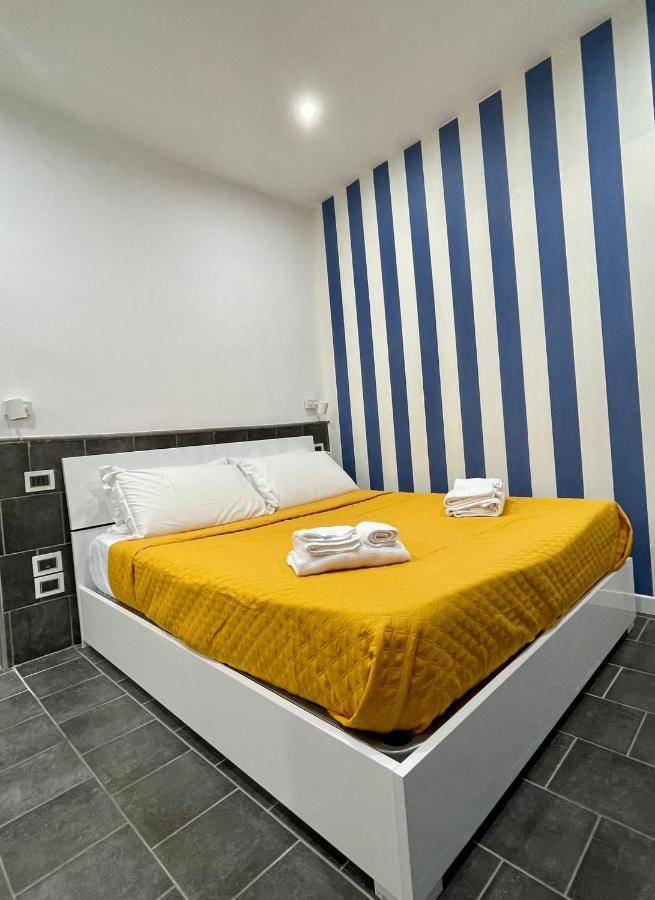 Yacht Club Angioino Hotel Napoli Ngoại thất bức ảnh