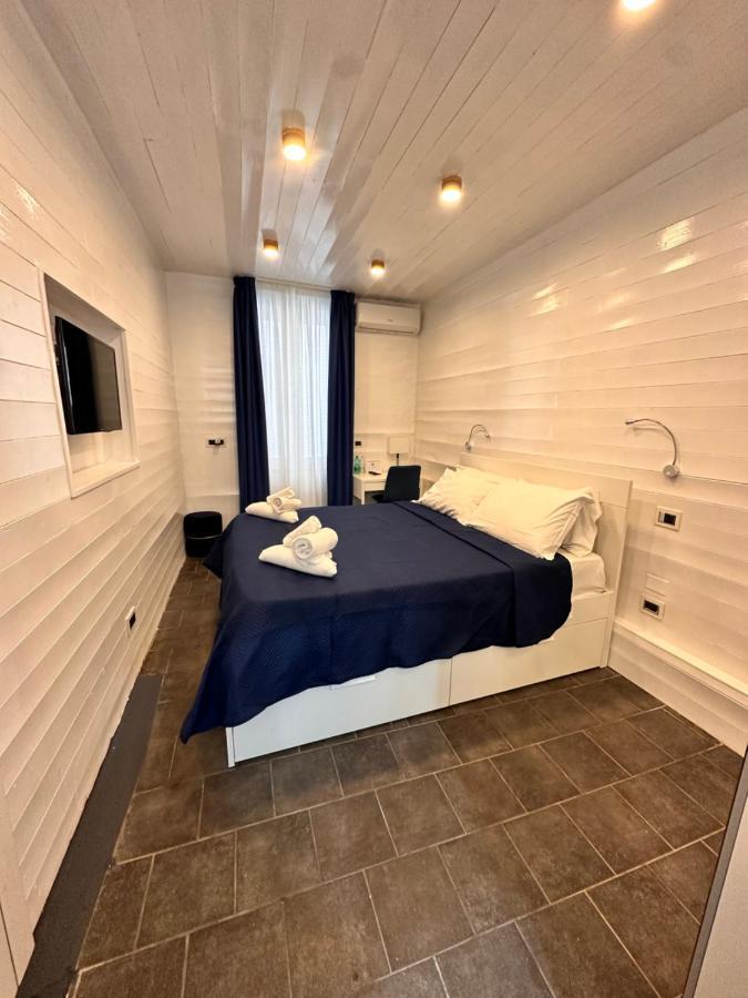 Yacht Club Angioino Hotel Napoli Ngoại thất bức ảnh