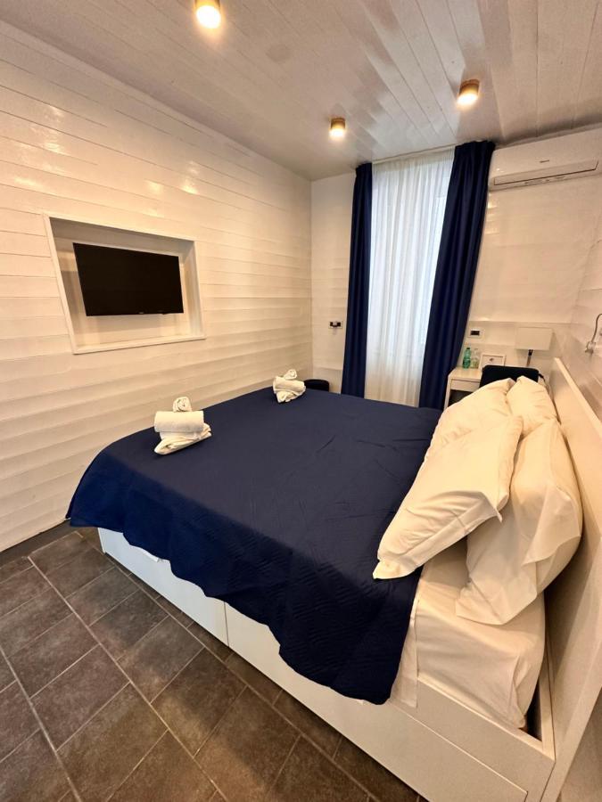 Yacht Club Angioino Hotel Napoli Ngoại thất bức ảnh
