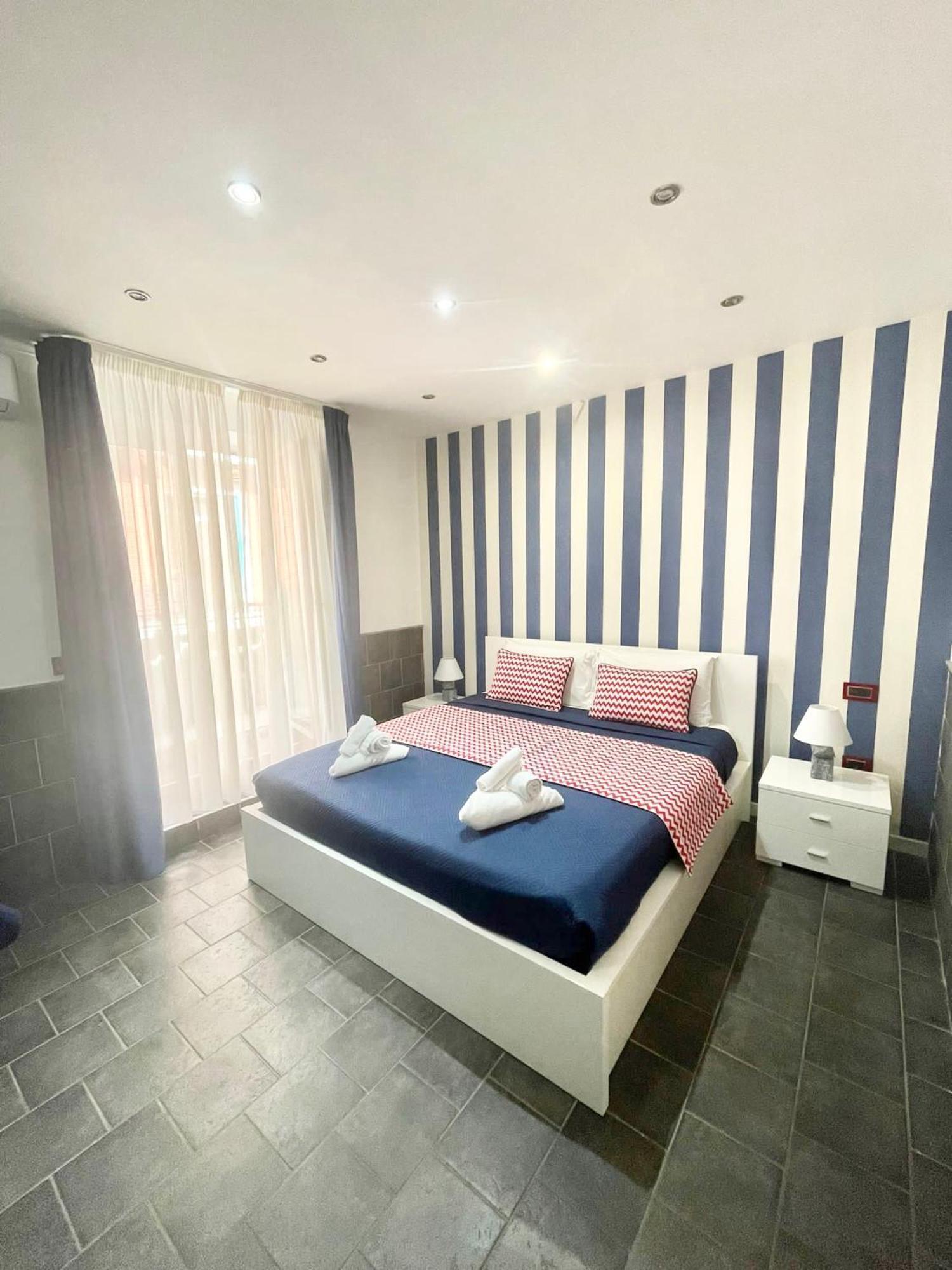 Yacht Club Angioino Hotel Napoli Ngoại thất bức ảnh